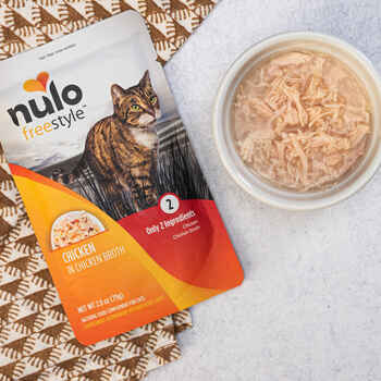 Nulo FreeStyle Chicken in Broth Cat Food Topper 24 2.8 oz pack