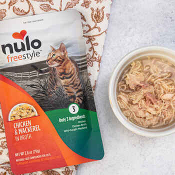 Nulo FreeStyle Chicken & Mackerel in Broth Cat Food Topper 2.8 oz Pack of 24