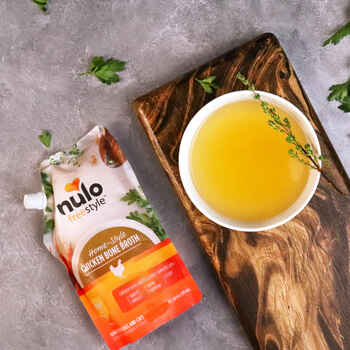 Nulo FreeStyle Chicken Bone Broth for Cats and Dogs 2 oz Pack Of 24
