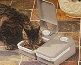 Eatwell (TM) 2-Meal Pet Feeder by PetSafe (R) Usage